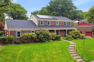 132 Penhurst Dr, Wilkins Township, PA 15235 - Photo 3