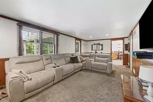 576 Carroll Dr, Irwin, PA 15642 - Photo 15