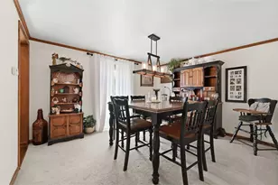 576 Carroll Dr, Irwin, PA 15642 - Photo 5