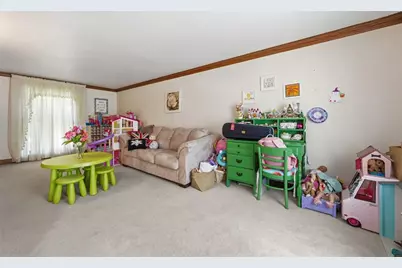576 Carroll Dr, Irwin, PA 15642 - Photo 13