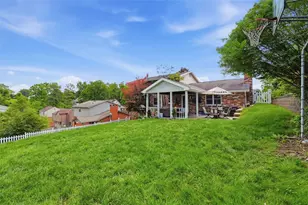 576 Carroll Dr, Irwin, PA 15642 - Photo 37