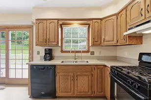 107 Rockland Dr, Pittsburgh, PA 15239 - Photo 9