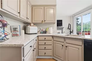 4020 Alden Dr, Scott Township, PA 15220 - Photo 13