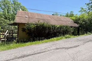 1611 Crawford Rd, Imperial, PA 15126 - Photo 1
