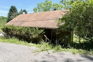 1611 Crawford Rd, Imperial, PA 15126 - Photo 3