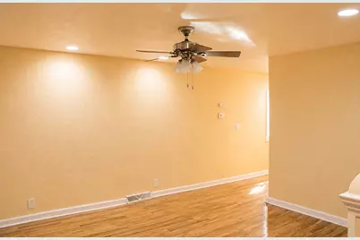 338 1/2 N 1st Street, Jeannette, PA 15644 - Photo 3