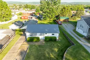 40 Viewmont Dr, Latrobe, PA 15650 - Photo 25