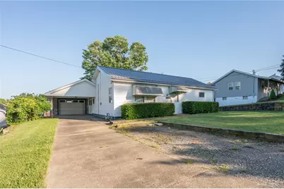 40 Viewmont Dr, Latrobe, PA 15650 - Photo 5