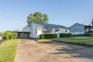 40 Viewmont Dr, Latrobe, PA 15650 - Photo 5