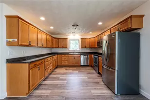515 Sunview Cir, Derry Township, PA 15650 - Photo 7