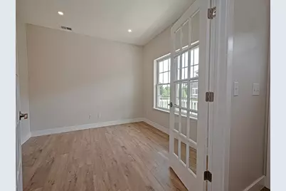 202 Willow Ln, Beaver Falls, PA 15010 - Photo 3