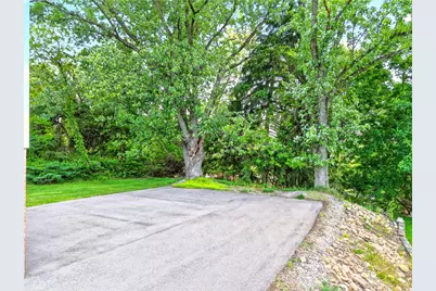 35 Frances Dr, Robinson Twp, PA 15108 - Photo 3