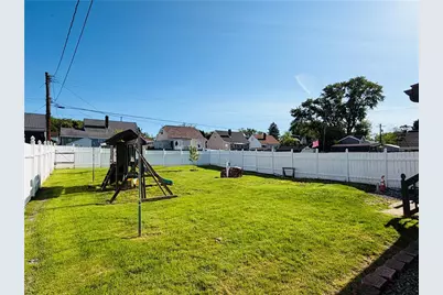208 Cumberland Ave, Masontown, PA 15461 - Photo 15