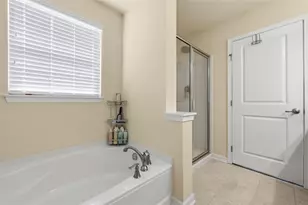 601 Pointe View Dr, Adams Township, PA 16046 - Photo 33