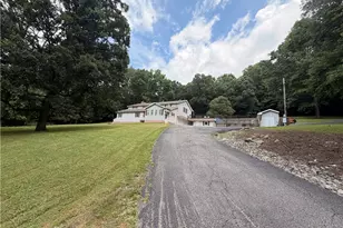 526 E River Rd, Mahoning Township, PA 16116 - Photo 1