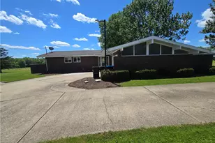 740 S Keel Ridge Rd, Hermitage, PA 16148 - Photo 1
