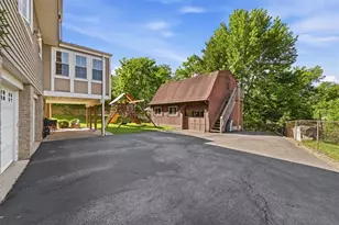 104 Lammert Dr, Pittsburgh, PA 15116 - Photo 5