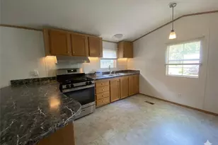 139 Lambert Ln, Hempfield Township, PA 15601 - Photo 5