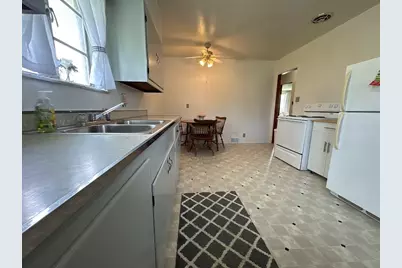 407 Vine St, Connellsville, PA 15425 - Photo 21