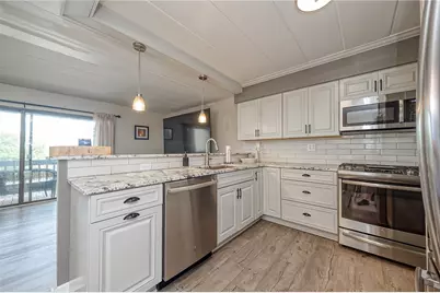 2034 Swallow Hill Rd #220, Scott Township, PA 15220 - Photo 3