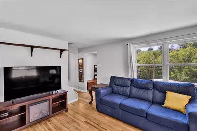 1117 Broughton Rd, South Park, PA 15236 - Photo 5
