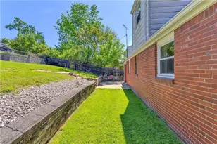 1117 Broughton Rd, South Park, PA 15236 - Photo 31