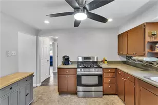 1117 Broughton Rd, South Park, PA 15236 - Photo 11