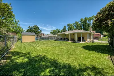 4628 Bowes Ave, West Mifflin, PA 15122 - Photo 9