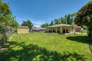 4628 Bowes Ave, West Mifflin, PA 15122 - Photo 9