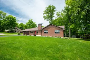 112 White Oak Dr, Twp of But SE, PA 16001 - Photo 5