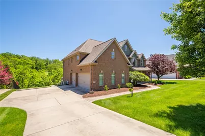 320 Hedgerow Dr, Peters Township, PA 15367 - Photo 3