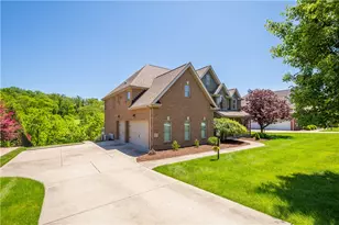 320 Hedgerow Dr, Peters Township, PA 15367 - Photo 3