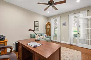 320 Hedgerow Dr, Peters Township, PA 15367 - Photo 5