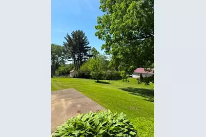 410 Indiana Ave, Farrell, PA 16121 - Photo 3