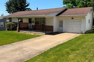 410 Indiana Ave, Farrell, PA 16121 - Photo 1