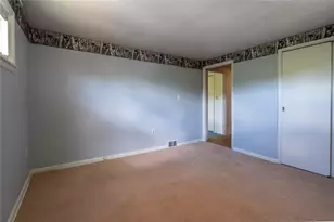 135 Lake Dr, Elizabeth Twp/Boro, PA 15037 - Photo 11