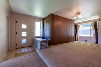 135 Lake Dr, Elizabeth Twp/Boro, PA 15037 - Photo 3