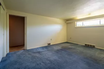 135 Lake Dr, Elizabeth Twp/Boro, PA 15037 - Photo 15