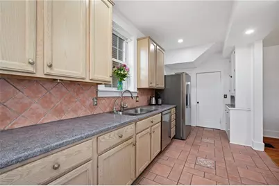 531 Coyne Ter, Pittsburgh, PA 15207 - Photo 17