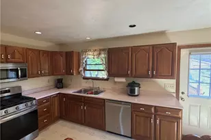 902 Central Dr, New Eagle, PA 15067 - Photo 9