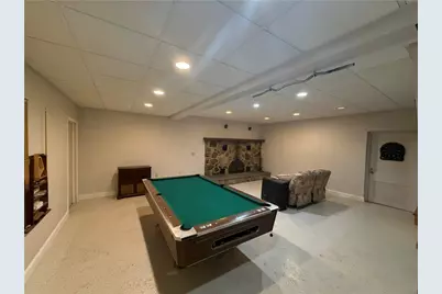 902 Central Dr, New Eagle, PA 15067 - Photo 17