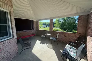 902 Central Dr, New Eagle, PA 15067 - Photo 31