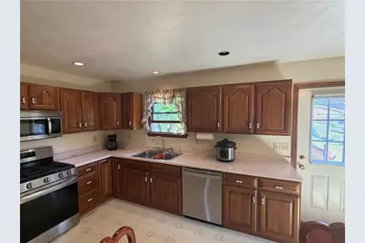 902 Central Dr, New Eagle, PA 15067 - Photo 9