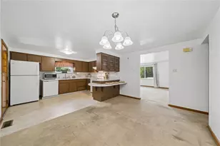 40 Peters Rd, Hempfield Township, PA 15601 - Photo 13