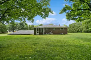 40 Peters Rd, Hempfield Township, PA 15601 - Photo 3