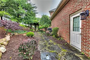 33 Hawthorne Ln, Irwin, PA 15642 - Photo 7