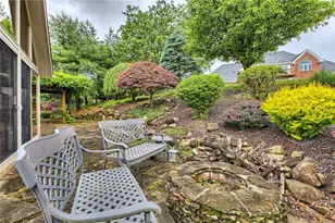 33 Hawthorne Ln, Irwin, PA 15642 - Photo 11