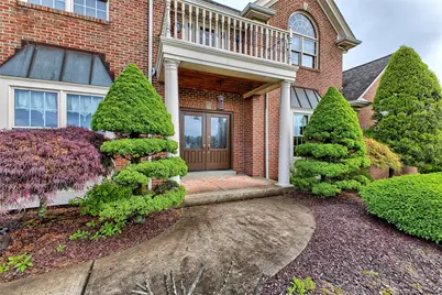 33 Hawthorne Ln, Irwin, PA 15642 - Photo 3