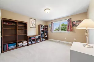 1010 Augusta Cir, North Huntingdon, PA 15642 - Photo 19