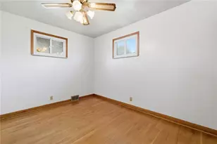 1003 Hazel St, New Castle, PA 16101 - Photo 9